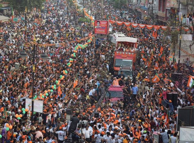 गंगा किनारे कुछ ऐसे चली मोदी सुनामी, अद्भुत था नजारा; आप भी देखें