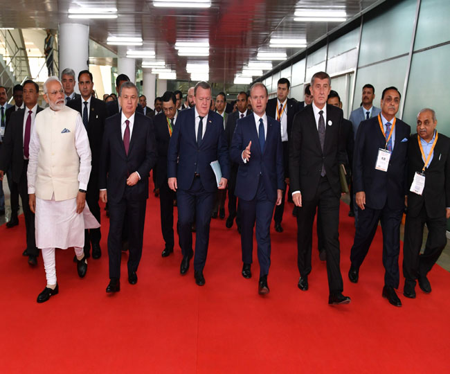 Vibrant Gujrat Summit 2019: देश को दुनिया के शीर्ष 50 देशों में शामिल करने का संकल्प