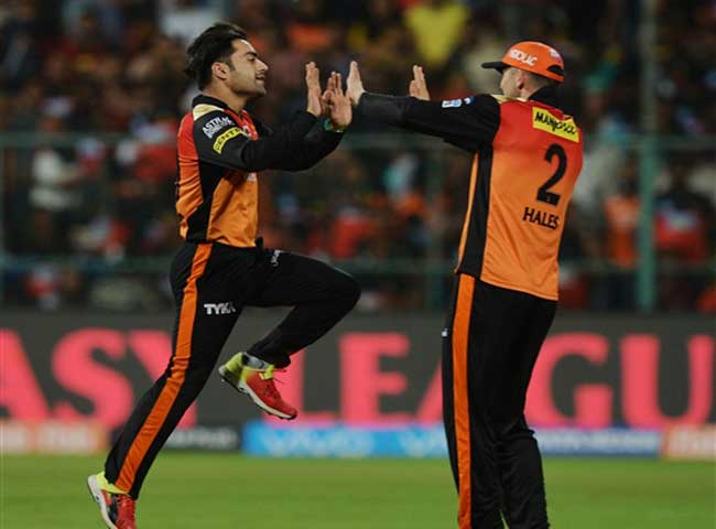 Photos: RCB ने रोमांचक मुकाबले में SRH को 14 रन से हराया