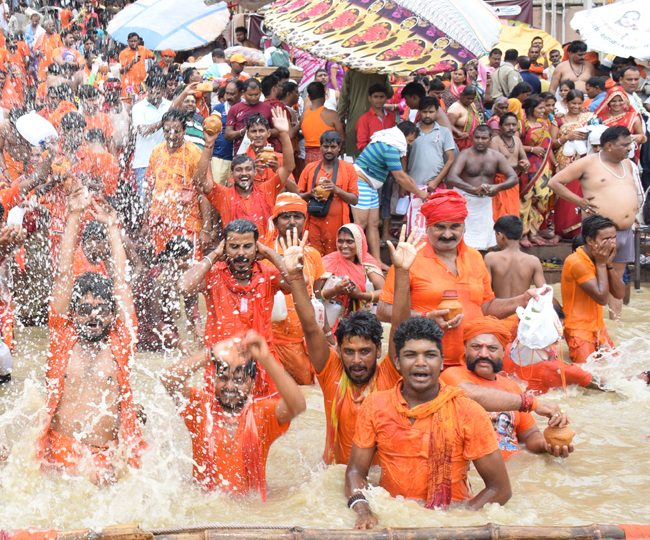 तस्वीरों में देखें-मंदिर-मंदिर हर हर बम बम