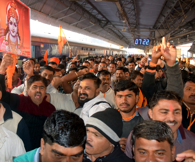 तस्वीरों में देखें-शिवसैनिकों से आच्छादित अयोध्या