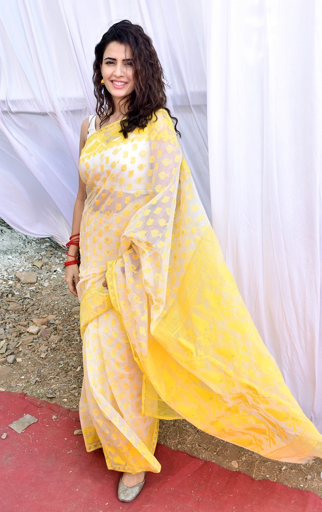 //www.jagranimages.com/images/saraswatipoojafive_2019_2_11_113951_s.jpg
