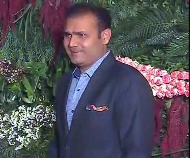 मुंबई में हुआ विरुष्का का रिसेप्शन, देखें खूबसूरत तस्वीरें