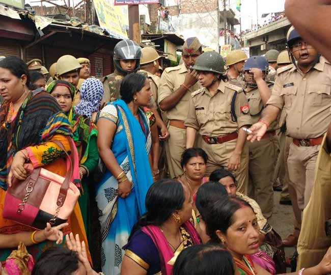 तस्वीरों में देखें-उग्र होता शिक्षामित्रों का आंदोलन