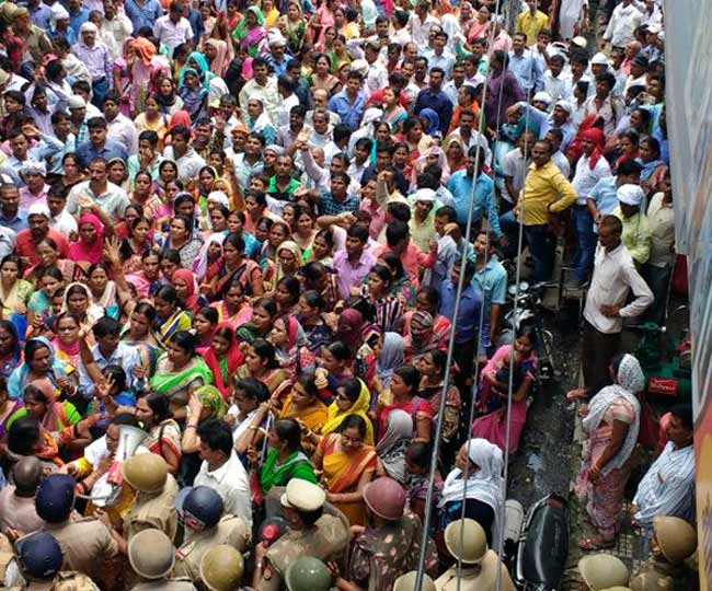 तस्वीरों में देखें-उग्र होता शिक्षामित्रों का आंदोलन