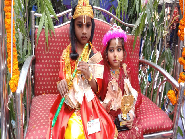 महाशिवरात्रि पर ऊं नमः शिवाय से गूंजे शिवालय, निकली शिव की बारात, देखें तस्वीरें...