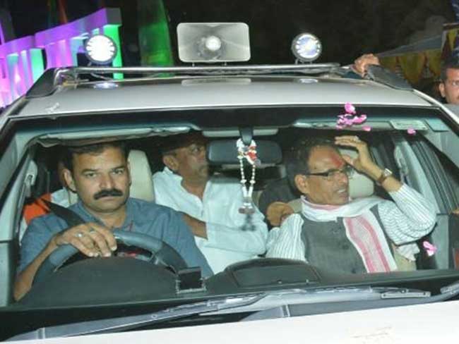 मोदी के फैसले का असर, खत्म हो रही VIP परंपरा, देखें तस्वीरें