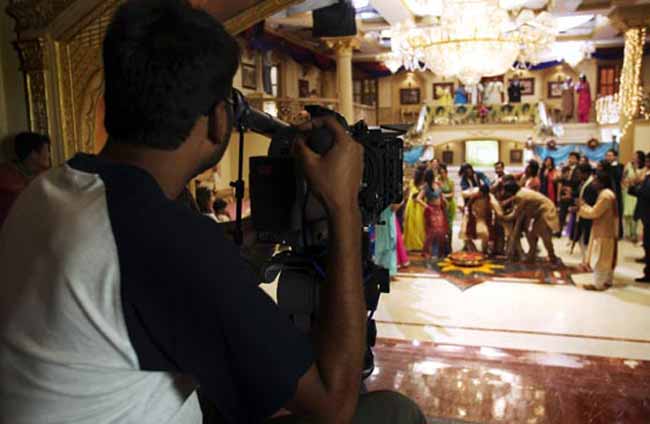 //www.jagranimages.com/images/star-spotted-news_4_i_2017_5_29_12353_s.jpg