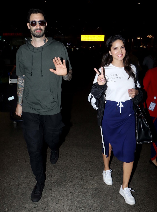 //www.jagranimages.com/images/sunnyairport_2019_3_18_113319_s.jpg
