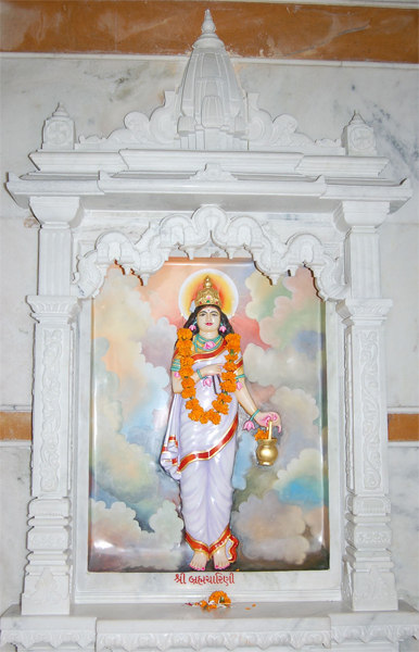 //www.jagranimages.com/images/suratumiyadhamtemple_2017_9_22_124544_s.jpg
