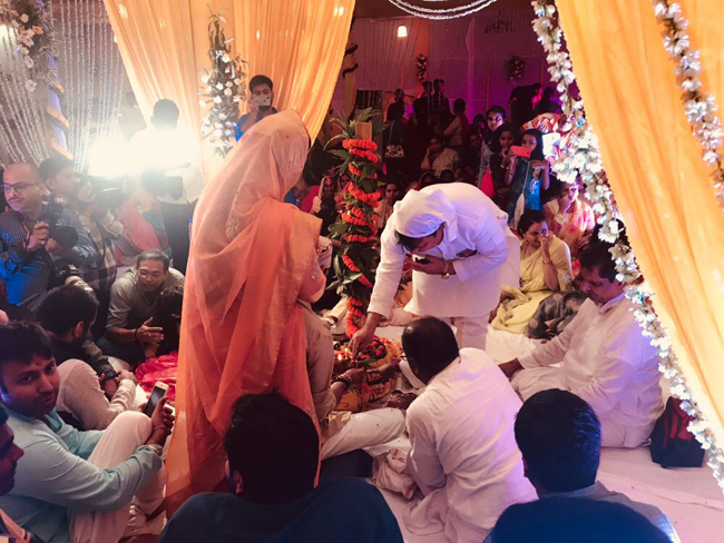 //www.jagranimages.com/images/tej1_2018_5_12_17433_s.jpg