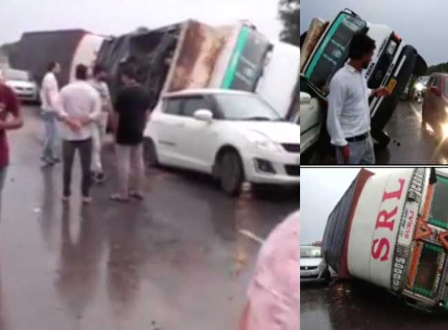 Pics: उत्तर प्रदेश समेत देश के कई राज्यों में आंधी का कहर