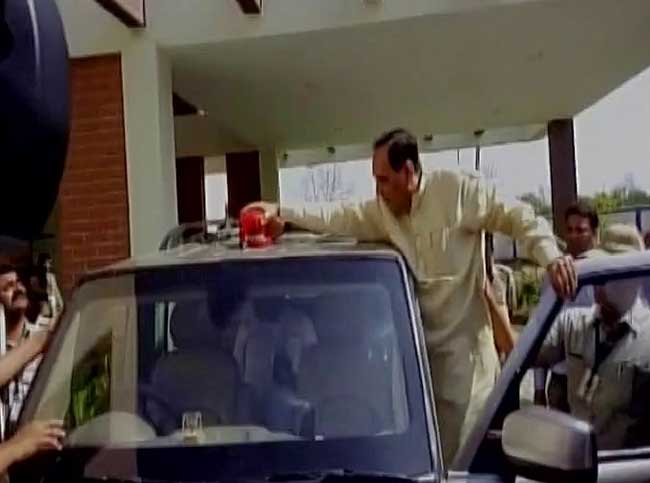 मोदी के फैसले का असर, खत्म हो रही VIP परंपरा, देखें तस्वीरें