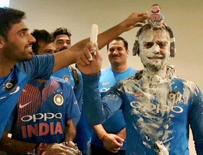 //www.jagranimages.com/images/virat_bash_2017_11_6_12449_s.jpg