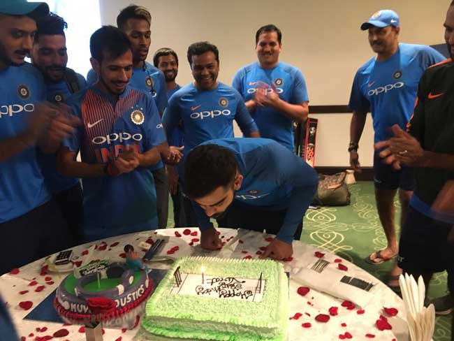 //www.jagranimages.com/images/virat_cake_bash_2017_11_6_12530_s.jpg