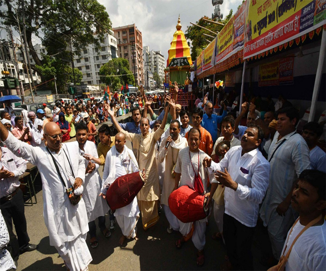 पटना में बलदेव और सुभद्रा संग नगर भ्रमण को निकले भगवान जगन्नाथ, देखें तस्वीरें...