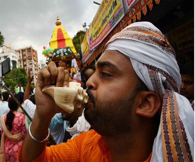 पटना में बलदेव और सुभद्रा संग नगर भ्रमण को निकले भगवान जगन्नाथ, देखें तस्वीरें...