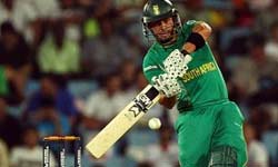 When daryll Cullinan became 2nd ODI batsmen to get out handling the ball When daryll Cullinan became 2nd ODI batsmen to get out handling the ball