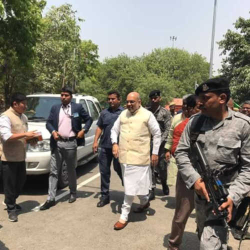 नामांकन से पहले कालभैरव के दर्शन करते पीएम मोदी