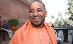 Yogi Adityanath entered in Single Status CM Club like them Yogi Adityanath entered in Single Status CM Club like them