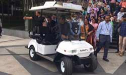 Vishal Sikka showcases Infosys indigenous driverless cart Vishal Sikka showcases Infosys indigenous driverless cart