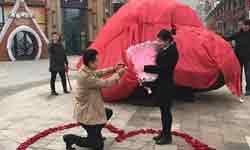 Weird propose for marriage with 33 tons of meteorite in china Weird propose for marriage with 33 tons of meteorite in china