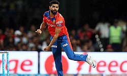 IPL 10 gujarat lions ravindra jadeja strikes stumps twice with amazing throw IPL 10 gujarat lions ravindra jadeja strikes stumps twice with amazing throw