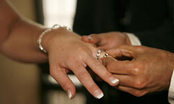 Husband Buying unique Diamond Ring for Wife Husband Buying unique Diamond Ring for Wife