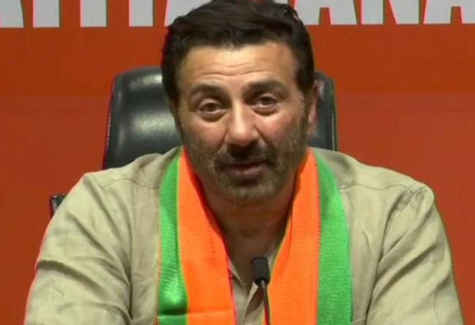 दैनिक राशिफल 19 अक्टूबर: आज आप सभी के आकर्षण का केंद्र बनेंगे, लेकिन किसी समस्या को हल्के में न लें, वर्ना...