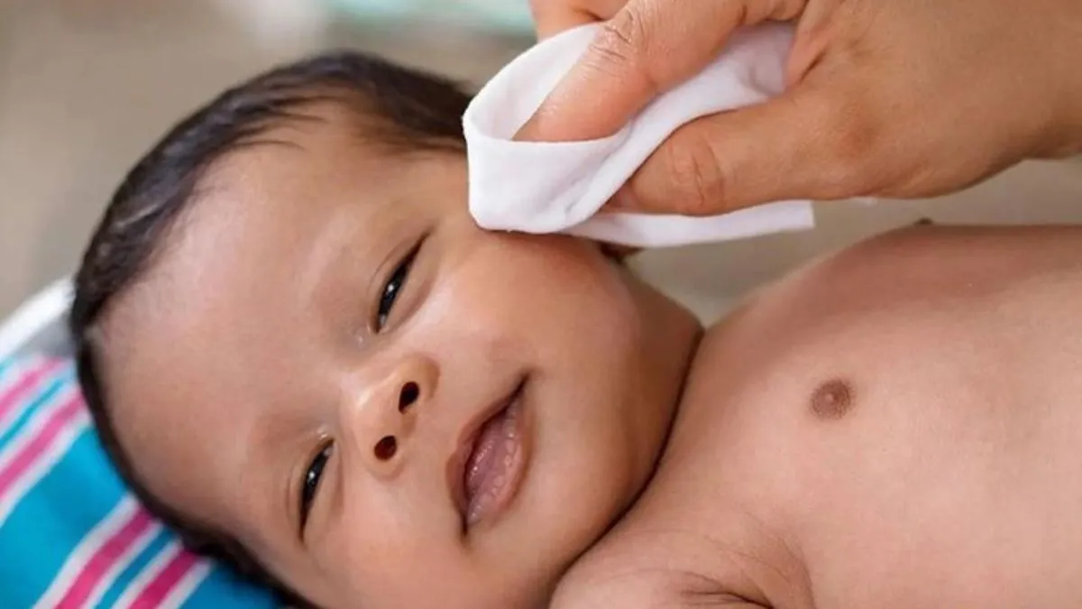 नवजात बच्चों के लिए वॉटर वाइप्स