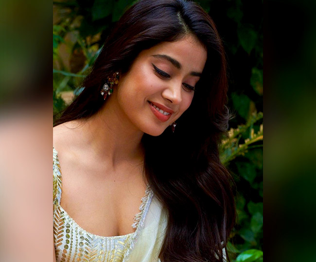 रूही एक हॉरर-कॉमेडी फिल्म है