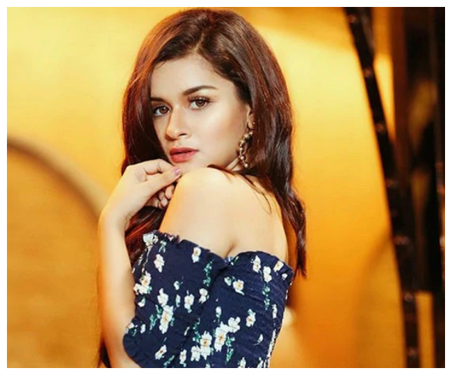 Avneet Kaur Photos: अलादीन फेम अवनीत कौर की तस्वीरें देख हो जाएंगे दीवाने, 12वीं में स्कोर किए 74%