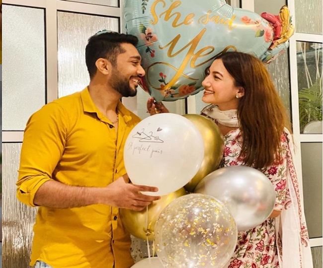 Gauahar Zaid Photos : गौहर ख़ान ने ज़ैद दरबार से की सगाई, देखें दोनों की पांच खूबसूरत तस्वीरें