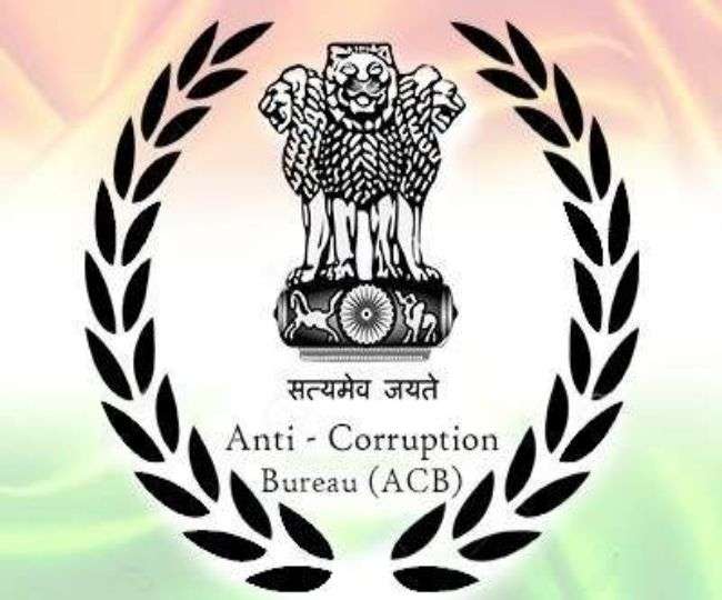 मेडल पाने के लिए हुआ विवाद, अनफ‍िट से फ‍िट हुए Steno - Dispute for  President Medal in Anti Corruption Bureau