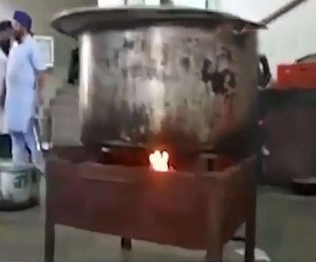 बिना सिलेंडर जलता रहा चूल्‍हा, उबलती रही दाल! ये सच है या है कुछ और