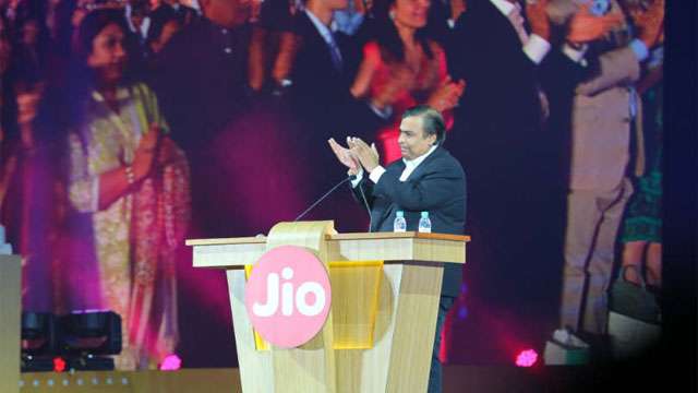 Jio GigaFiber Launch: 12 à¤
à¤à¤¸à¥à¤¤ à¤à¥ à¤à¤à¤ªà¤¨à¥ à¤à¤° सà¤à¤¤à¥ हॠ3 सबà¥à¤¸à¤à¥à¤°à¤¿à¤ªà¥à¤¶à¤¨ पà¥à¤²à¤¾à¤¨à¥à¤¸ पà¥à¤¶, पà¥à¥à¤ डिà¤à¥à¤²à¥à¤¸