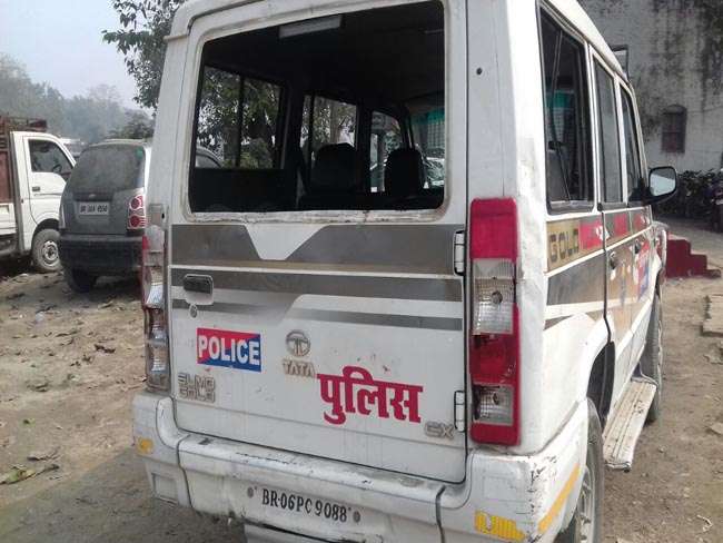 बिहार: मुजफ्फरपुर में पुलिस टीम पर हमला, आठ जवान घायल