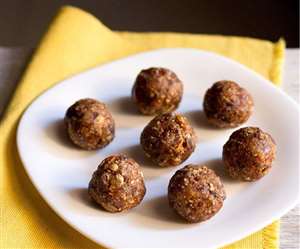 Navratri 2020: व्रत में बार-बार लगने वाली भूख करें शांत 'ड्राय फ्रूट्स लड्डू' के साथ