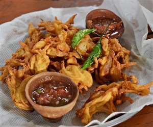 Navratri 2020: शाम की चाय के साथ एन्जॉय करें 'कुट्टू पकौड़े', जानें इसकी क्विक रेसिपी