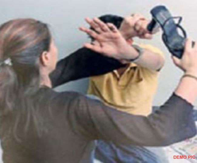 मनचलों पर कहर बन टूट पड़ीं AIIMS छात्राएं, उतार दिया आशिकी का भूत