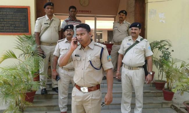 चाईबासा में 150 से ज्यादा बंद समर्थक हुए नजरबंद -