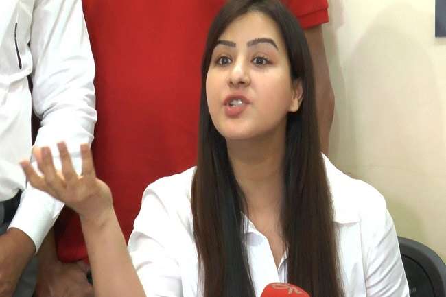 shilpa shinde angry as salman khan convicted and given 5 years jail term in  black buck poaching case bollywood shocked