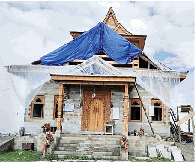 Construction work of Mata Shreikoti temple in Rampur has been halted for two years