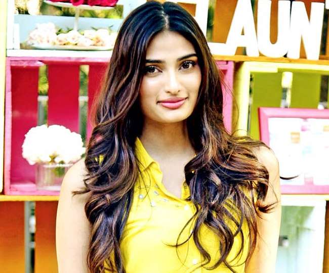 अथिया शेट्टी ऐसे सेलिब्रेट कर रहीं अपना जन्‍मदिन - Here's what Athiya Shetty  will be doing on her birthday