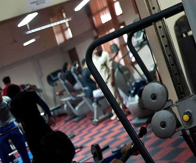 आखिर क्यों, फिट रहने के लिए जिम में पसीना बहाकर भी नहीं घटता है वजन?