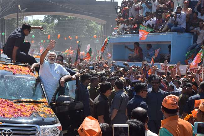 यूपी विधानसभा चुनावः कितना पास है मील का पत्थर