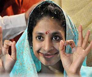 स्वयंवर में शादी का ख्वाब लेकर पहुंचे युवकों से गीता ने पूछा, घर में खाना कौन बनाता है?