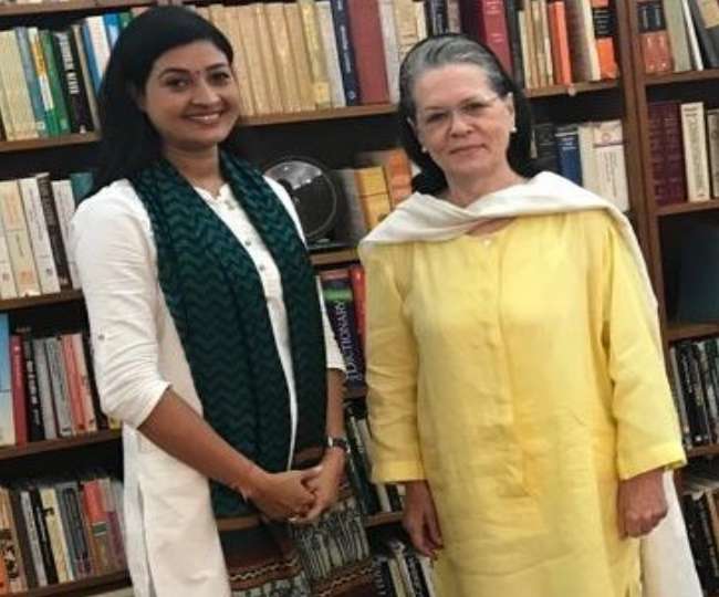 Image result for Alka Lamba Joins Congress Party