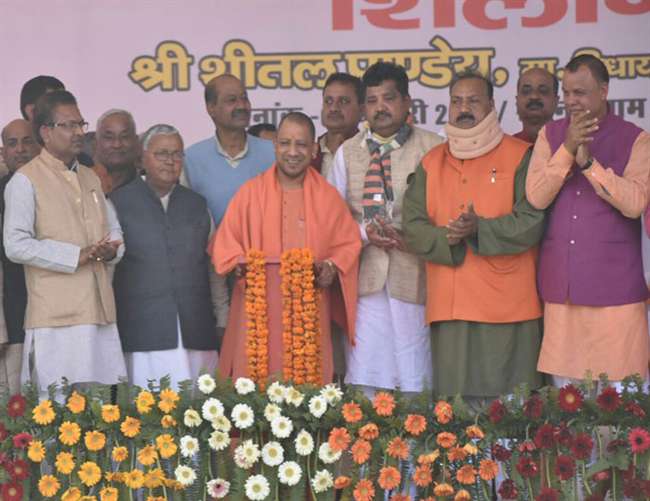कर्मस्थली गोरखपुर को तोहफा देने पहुंचे मुख्यमंत्री योगी आदित्यनाथ
