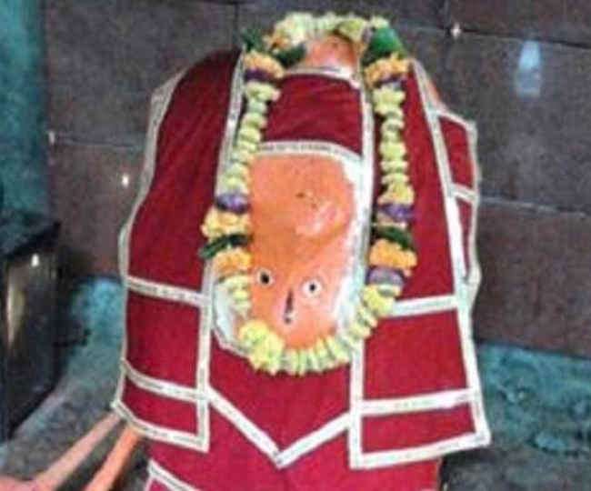 Danik Guruji आखिर क्यों इस मंदिर में उल्टे खड़े हैं हनुमान जी